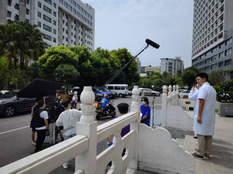 新华区广告片拍摄公司低成本实现高规格制作的诀窍